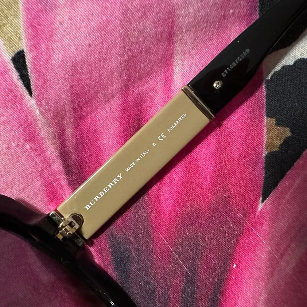 Burberry polarized women’s sunglasses - Picture 4 of 10